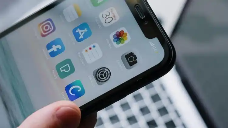 Menghapus Kontak iPhone via iCloud
