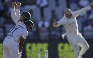 Australia Closing In on Series Win After South Africa Collapses