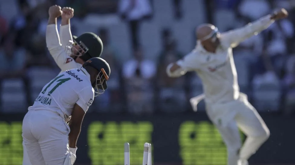 Australia Closing In on Series Win After South Africa Collapses