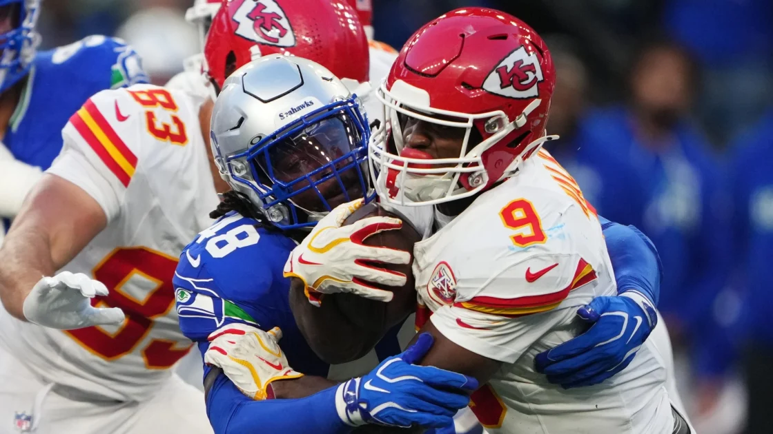 Seahawks Star Wanted to Limit Kenneth Walker’s Stats