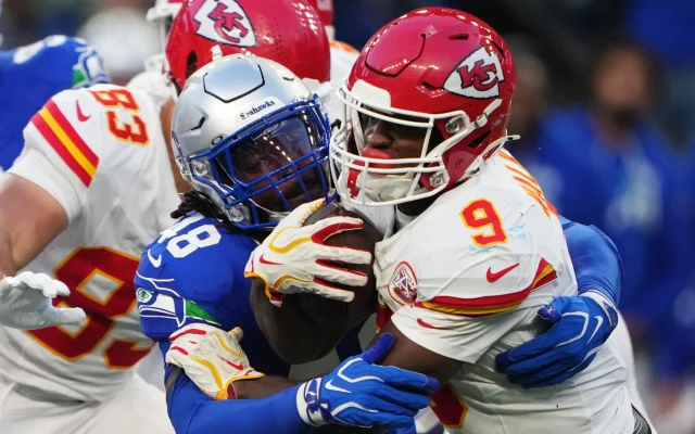 Seahawks Star Wanted to Limit Kenneth Walker’s Stats