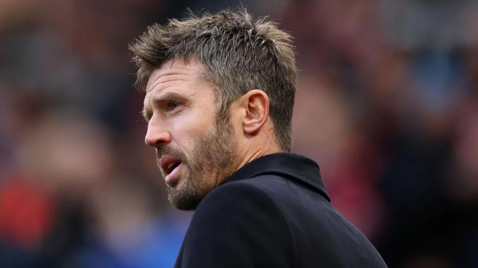 Neville Says Man Utd Should Sack Struggling Carrick