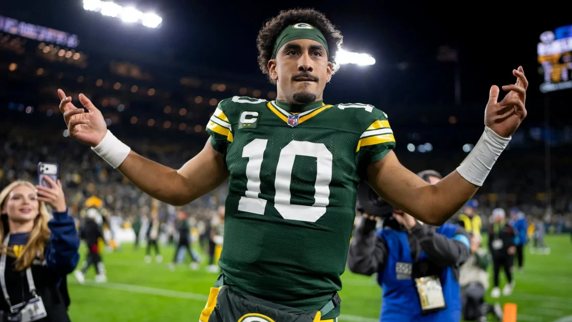 Packers Top Panthers as Titans Trade Simmons to Bears