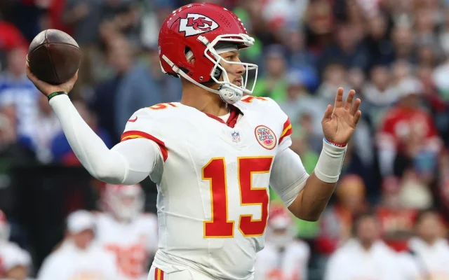 Fantasy Football Week 8: Tough Lineup Calls Put Mahomes on Hot Seat