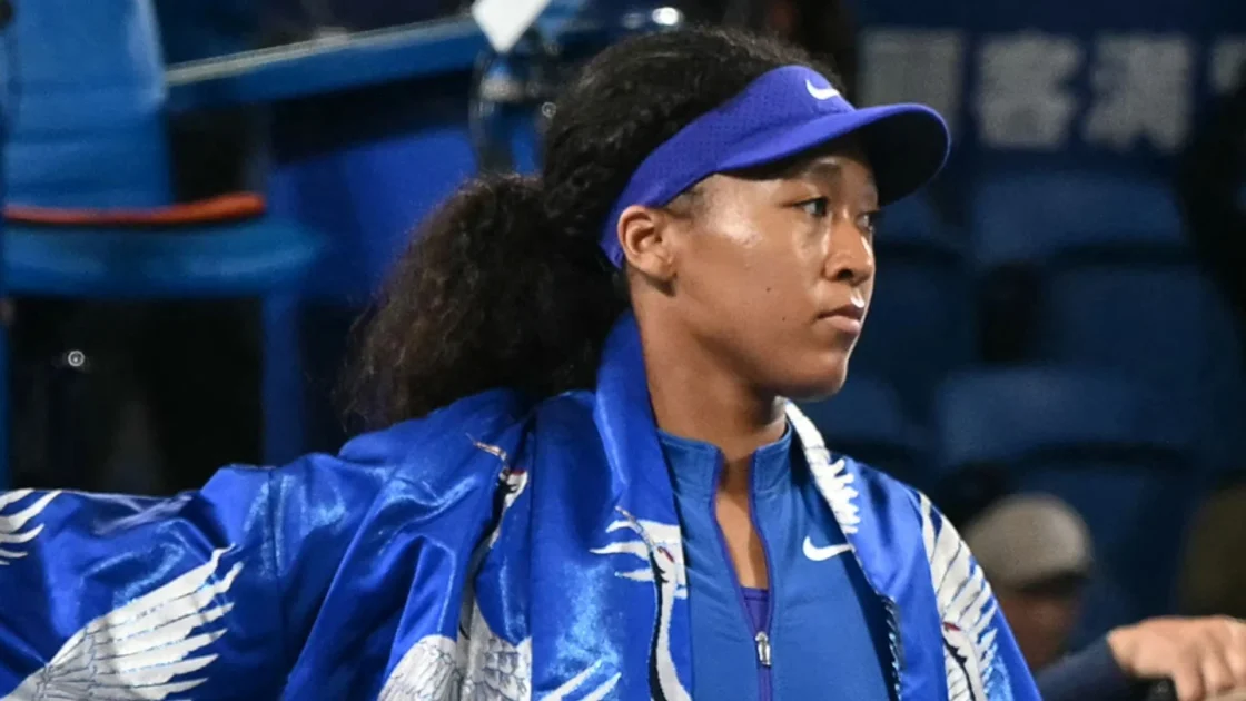 Naomi Osaka dazzles in Tokyo return as Venus Williams loses