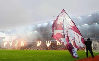 Jamie Carragher apologizes to Aston Villa for coach comments