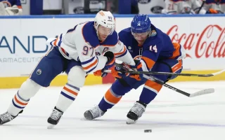 McDavid Extends Assist Streak as Oilers Shut Out Islanders 4-0